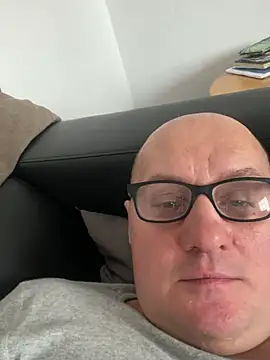 Snapshot of vanjbi45 chatting on 02-02-25, 12:24 vanjbi45 online show from 02-02-25, 12:24