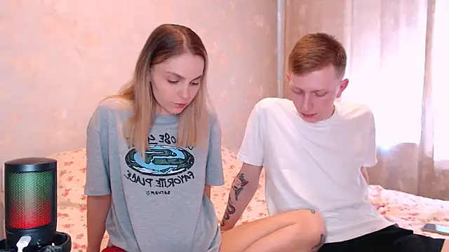 juliaanddima online show from 04-21-26, 07:59