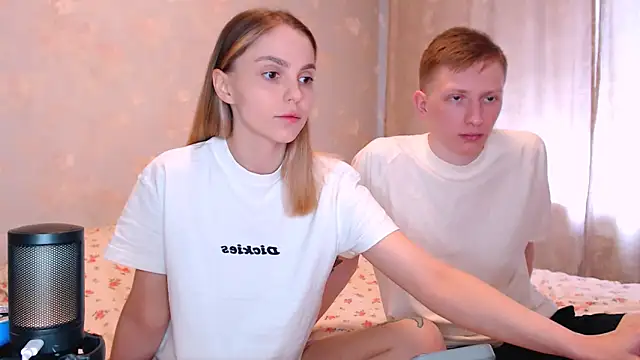 juliaanddima online show from 04-22-26, 08:21