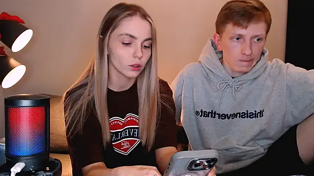 juliaanddima online show from 12-14-25, 10:37