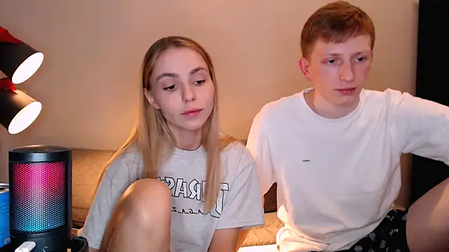 juliaanddima online show from 11-25-25, 10:32