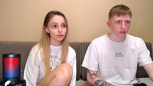 juliaanddima online show from 03-08-26, 10:24