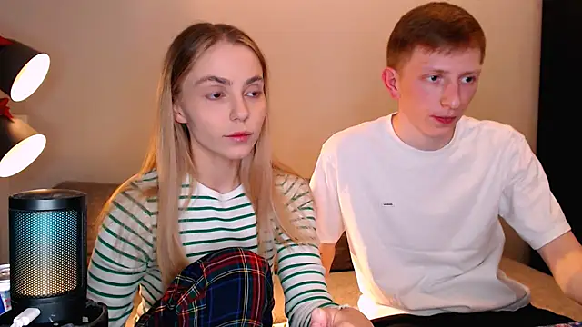 juliaanddima online show from 11-22-25, 09:46