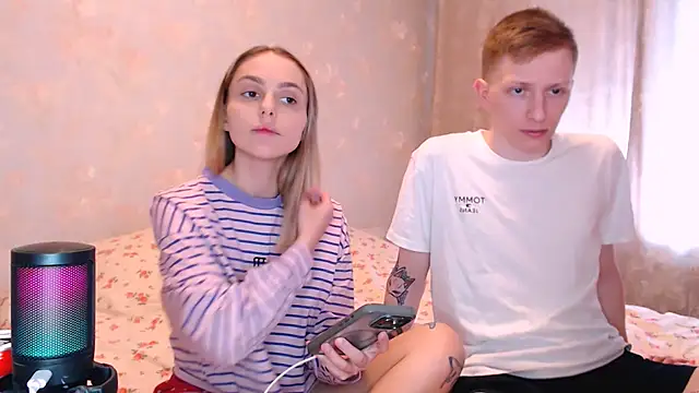 juliaanddima online show from 04-23-26, 07:59