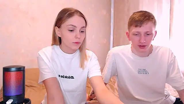 juliaanddima online show from 03-18-26, 07:22