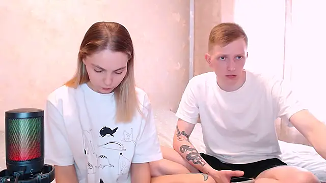 juliaanddima online show from 06-08-26, 07:20