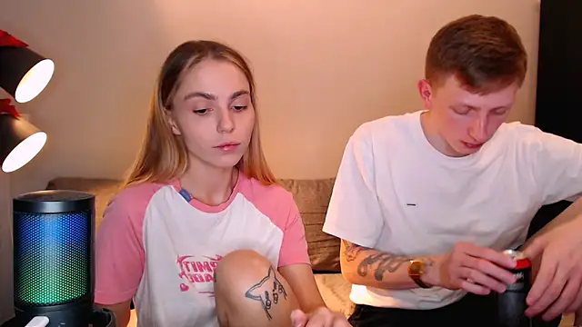 juliaanddima online show from 11-16-25, 10:02