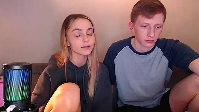 juliaanddima online show from 12-03-25, 09:36