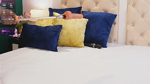 caroline adams  online show from 04-11-26, 11:41