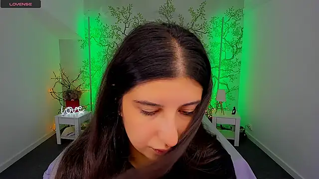 Linda EX online show from 09-26-25, 06:20