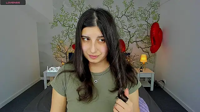 Linda EX online show from 02-19-25, 10:34