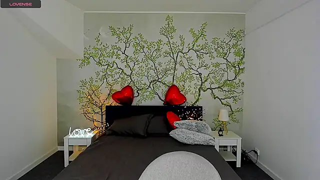 Linda EX online show from 03-15-25, 08:10