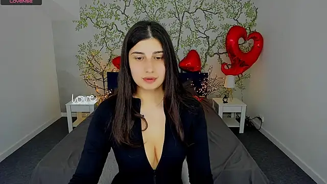 Linda EX online show from 02-27-25, 07:41