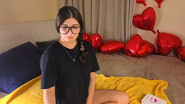 Linda EX online show from 02-28-26, 07:24