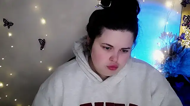 Snapshot of Emily_Mo chatting on 02-06-26, 06:53 Emily Mo online show from 02-06-26, 06:53