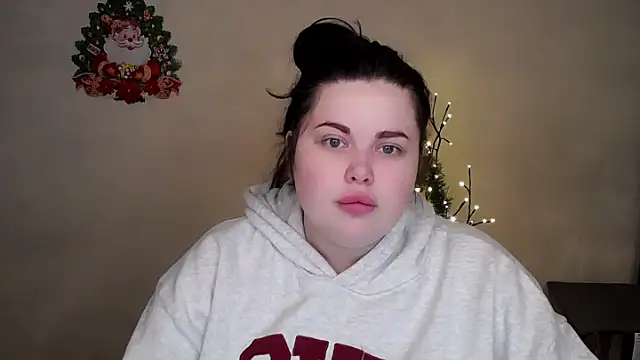 Emily Mo online show from 12-20-25, 06:38
