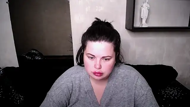 Emily Mo online show from 10-04-25, 05:42