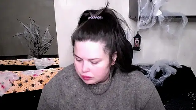 Emily Mo online show from 10-29-25, 06:56