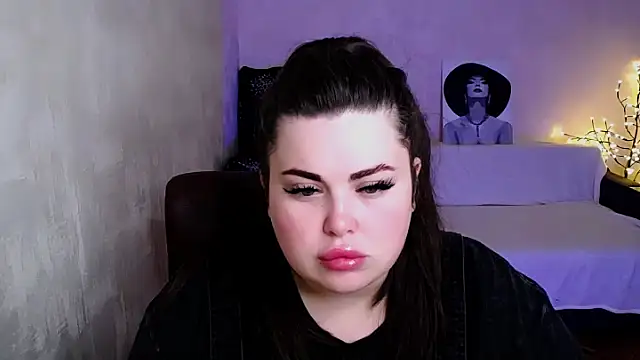 Snapshot of Emily_Mo chatting on 07-26-26, 05:47 Emily Mo online show from 07-26-26, 05:47