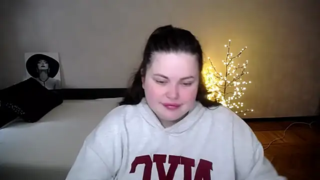 Emily Mo online show from 04-18-26, 05:43