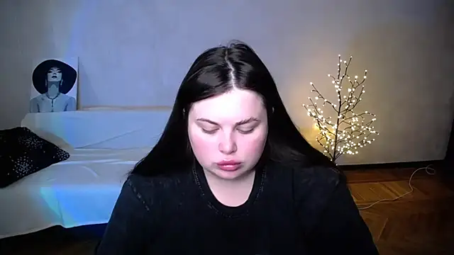 Snapshot of Emily_Mo chatting on 06-06-26, 05:56 Emily Mo online show from 06-06-26, 05:56