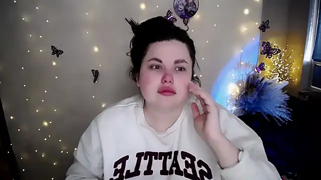 Snapshot of Emily_Mo chatting on 02-04-26, 07:03 Emily Mo online show from 02-04-26, 07:03