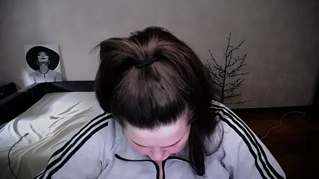 Snapshot of Emily_Mo chatting on 04-23-26, 05:58 Emily Mo online show from 04-23-26, 05:58
