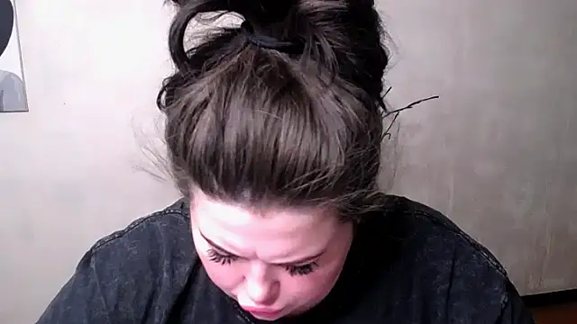 Emily Mo online show from 09-23-25, 05:36