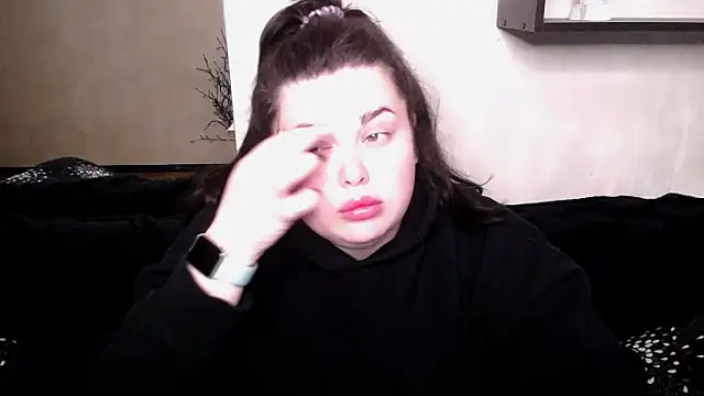 Emily Mo online show from 10-10-25, 05:30