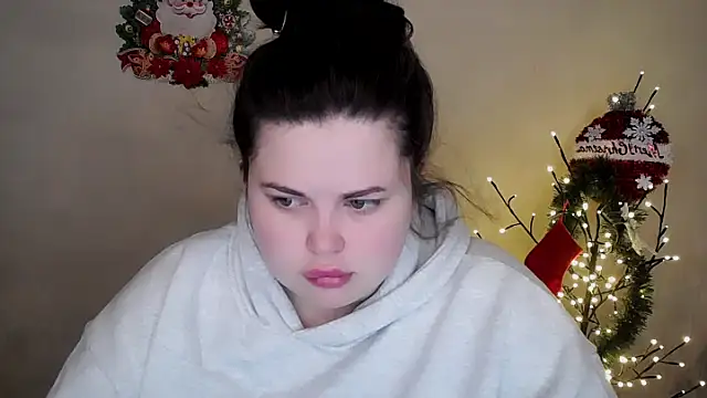 Emily Mo online show from 12-17-25, 06:51