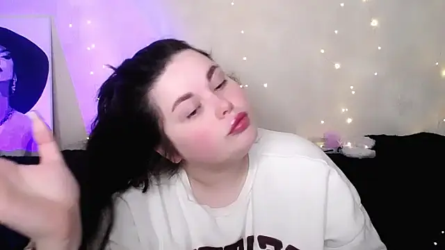 Snapshot of Emily_Mo chatting on 02-24-26, 06:36 Emily Mo online show from 02-24-26, 06:36