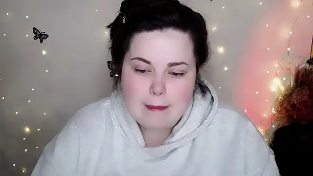 Snapshot of Emily_Mo chatting on 02-07-26, 06:54 Emily Mo online show from 02-07-26, 06:54