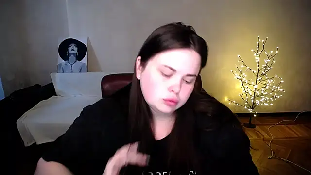 Snapshot of Emily_Mo chatting on 06-24-26, 06:12 Emily Mo online show from 06-24-26, 06:12