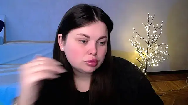 Snapshot of Emily_Mo chatting on 06-05-26, 06:07 Emily Mo online show from 06-05-26, 06:07