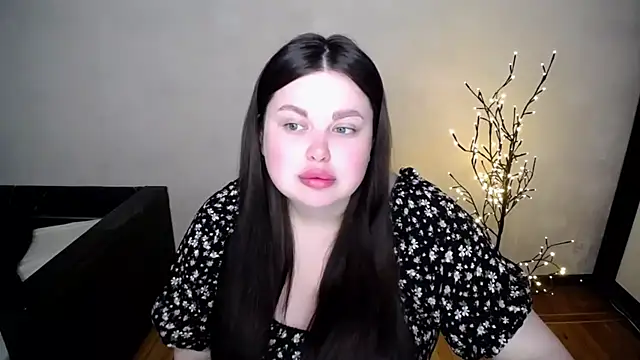 Snapshot of Emily_Mo chatting on 05-10-26, 05:55 Emily Mo online show from 05-10-26, 05:55