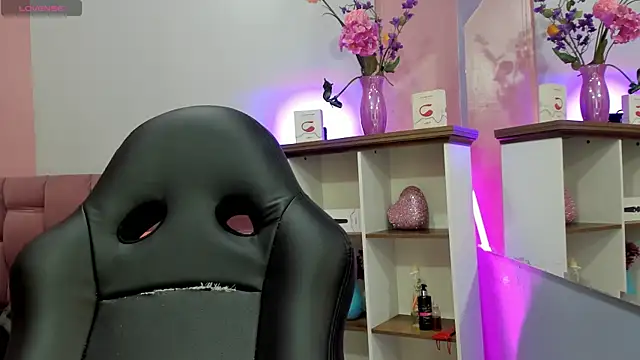 mia thompsonn  online show from 09-23-25, 02:57