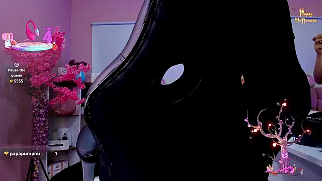 mia thompsonn  online show from 11-15-25, 03:49