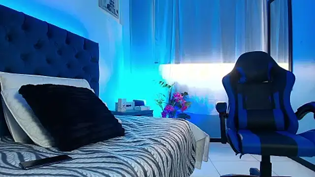 mia thompsonn  online show from 02-19-26, 01:52