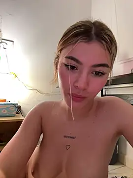 Snapshot of Your_Honeey chatting on 02-27-25, 03:29 Your Honeey online show from 02-27-25, 03:29