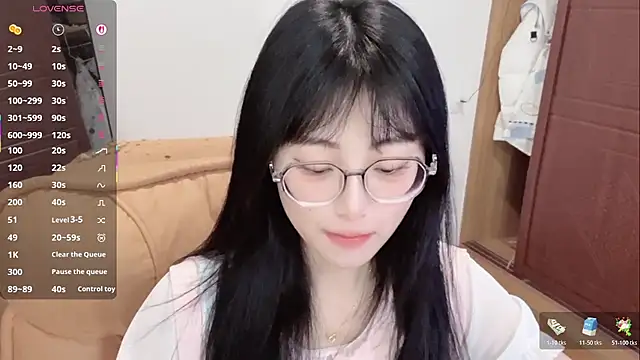 4uoki online show from 04-18-26, 04:42