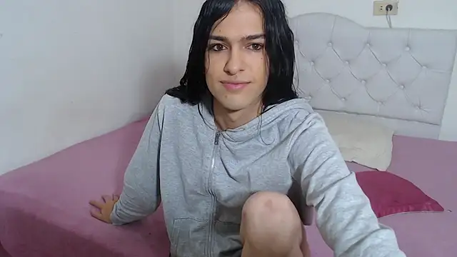 Snapshot of sweet1Girl chatting on 06-15-26, 12:05 sweet1Girl online show from 06-15-26, 12:05