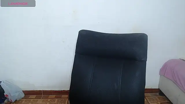 Snapshot of sweet1Girl chatting on 07-12-26, 12:06 sweet1Girl online show from 07-12-26, 12:06