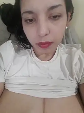 Snapshot of DianiQueenn chatting on 05-16-26, 11:48 DianiQueenn online show from 05-16-26, 11:48