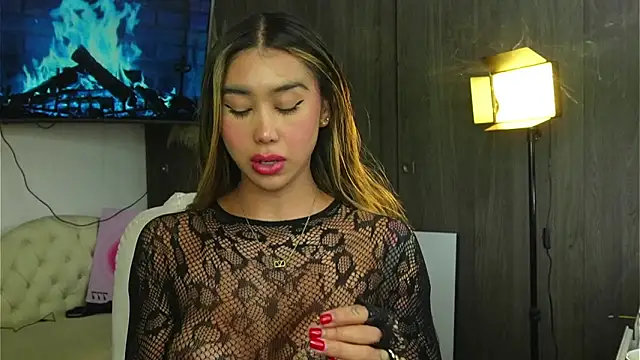 Snapshot of liah_v chatting on 04-23-26, 02:29 liah v online show from 04-23-26, 02:29