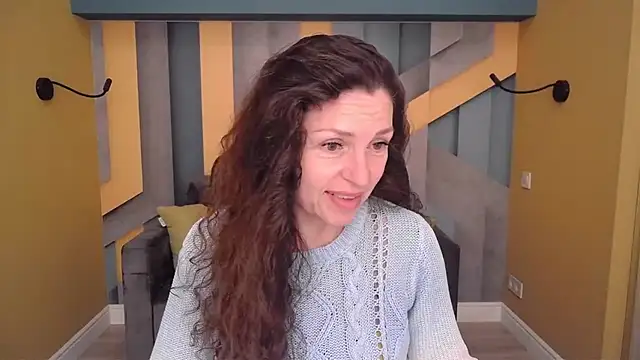 Snapshot of EllaLong chatting on 04-19-26, 11:44 EllaLong online show from 04-19-26, 11:44