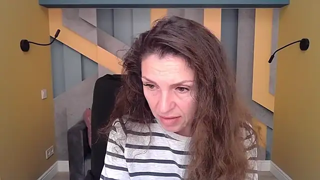 EllaLong online show from 10-26-25, 12:38