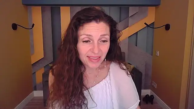 Snapshot of EllaLong chatting on 06-03-26, 02:33 EllaLong online show from 06-03-26, 02:33