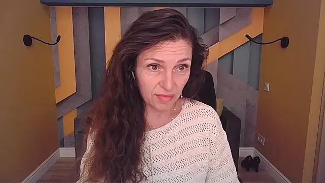Snapshot of EllaLong chatting on 05-30-26, 11:16 EllaLong online show from 05-30-26, 11:16