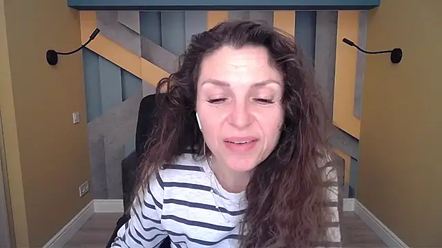 EllaLong online show from 11-29-25, 12:27