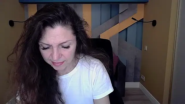 EllaLong online show from 12-19-25, 12:40